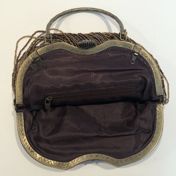 Beaded And Rhinestone Evening Bag With Shell Closure - Picture 13 of 16